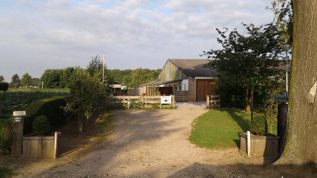 Camping En Vakantiewoning 'Ut Tumpke' Kessel  Exterior photo